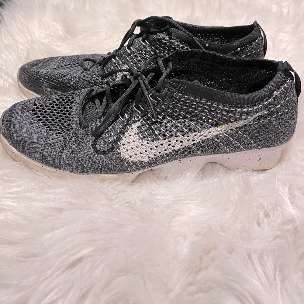 Nike Black Tennis Shoes